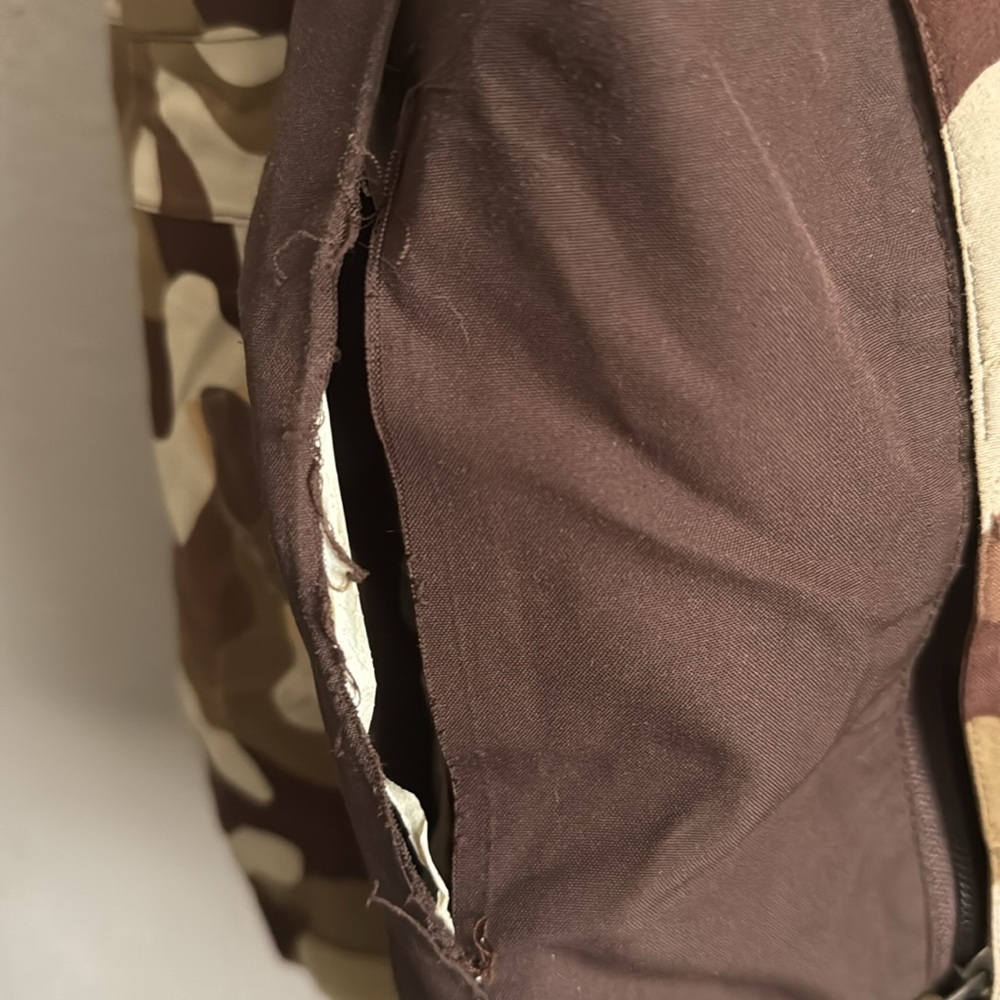 Dc men’s snowboarding jacket - Picture 10 of 11